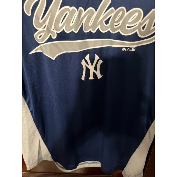 New York Yankees Majestic blue/gray tee size M NEW WITH TAGS - Picture 4 of 17